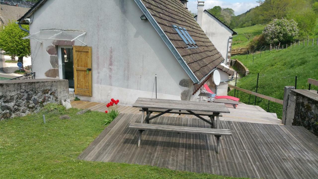 Saint-Projet-de-Salers Maison Du Pays De Salers Dans Le Parc Des Volcans D'Auvergne מראה חיצוני תמונה