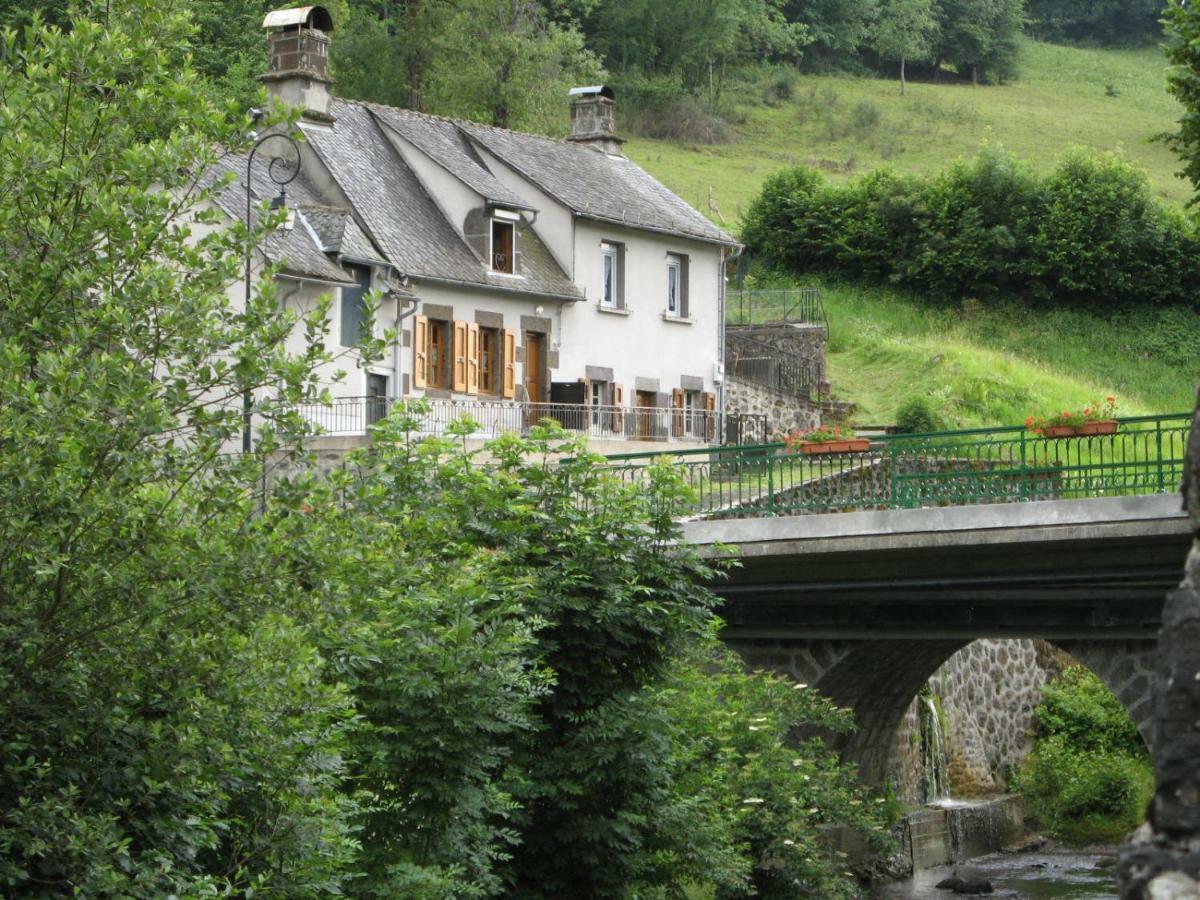 Saint-Projet-de-Salers Maison Du Pays De Salers Dans Le Parc Des Volcans D'Auvergne מראה חיצוני תמונה