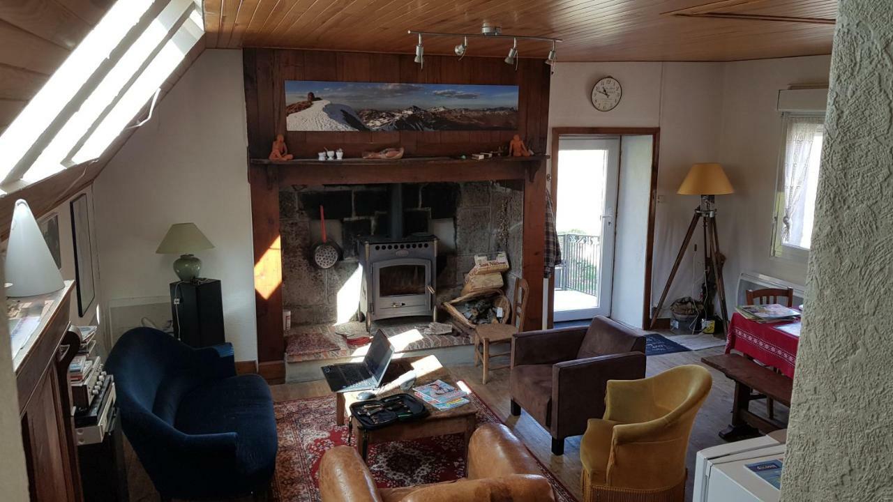 Saint-Projet-de-Salers Maison Du Pays De Salers Dans Le Parc Des Volcans D'Auvergne מראה חיצוני תמונה